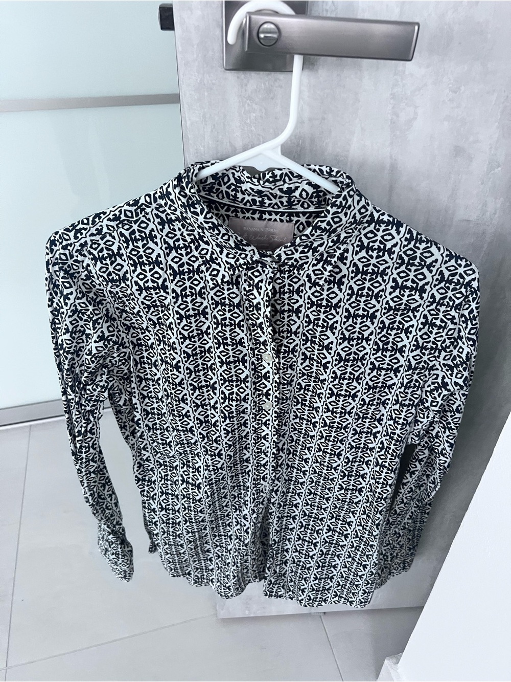 Banana Republic Black and White Geometric Button-Down Shirt